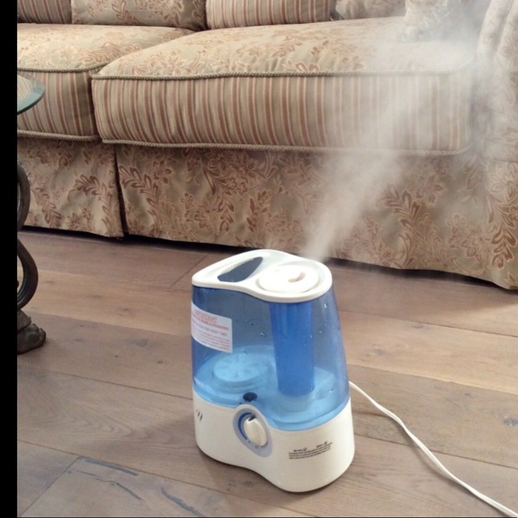 Vicks Ultra Quiet Cool Mist Humidifier White/Blue - Picture 3 of 13